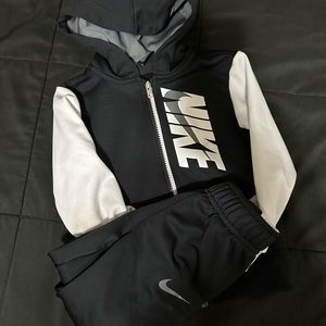 NIKE 3T JOGGER SET